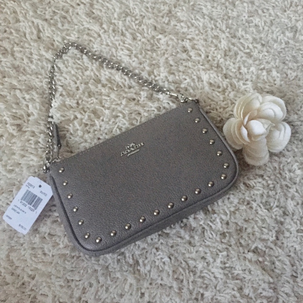 ❌SOLD❌ Coach Large Wristlet 19 with Lacquer Rivets